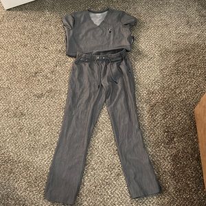 Women’s medical scrubs